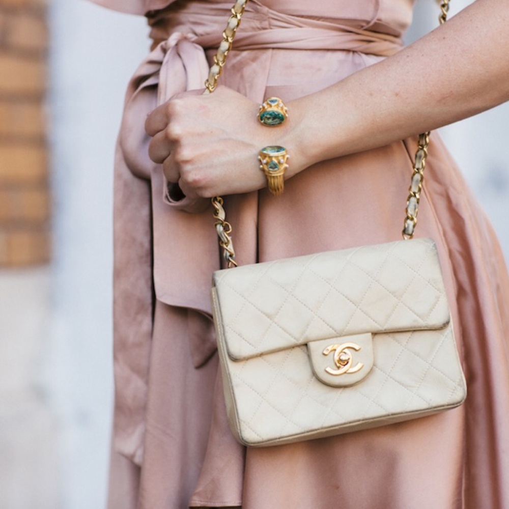 Chanel Caviar Classic Flap - Picture 17 of 17